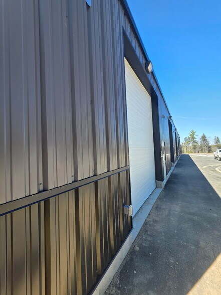 More Photos Of 97 Gardner Rd, Winchendon Flex For Lease