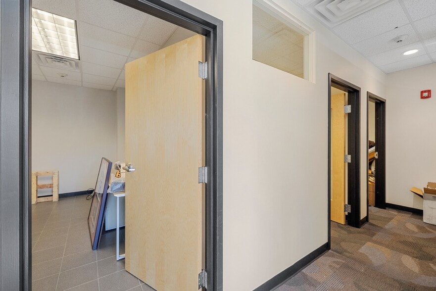 More Photos Of 251-255 Andover St, Peabody Storefront For Lease