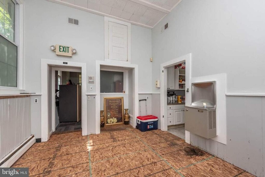 More Photos Of 6712 Dogwood Rd, Woodlawn Schools For Sale
