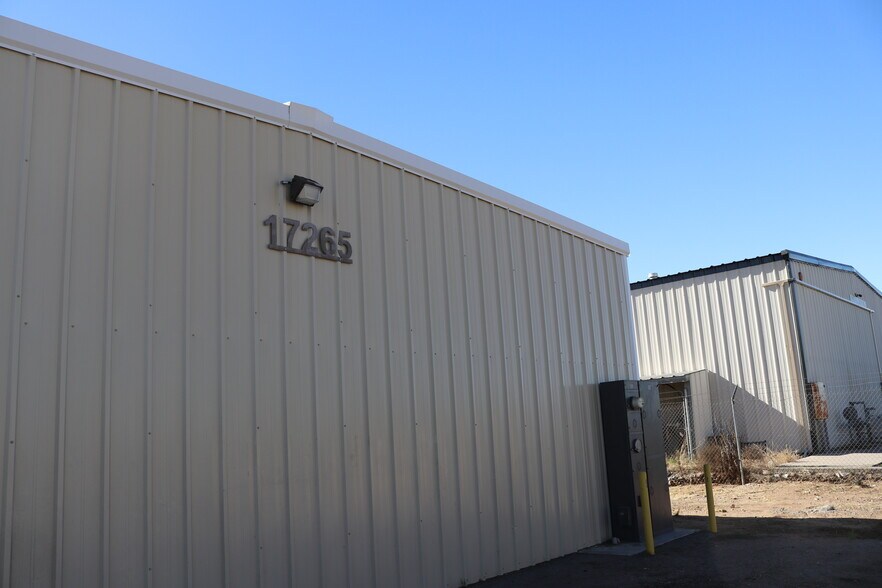 More Photos Of 17265 Darwin Ave, Hesperia Service For Lease