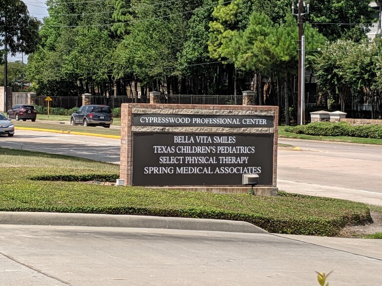 More Photos Of 8111 Cypresswood Dr, Spring Medical For Lease