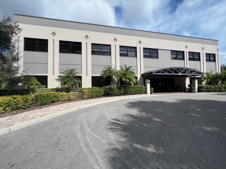 Primary Photo Of 2621 Cattlemen Rd, Sarasota Office For Lease