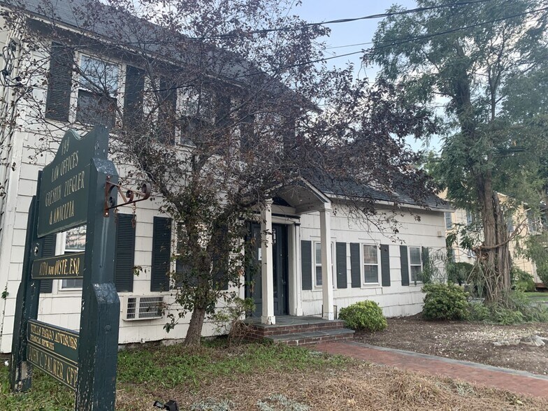 More Photos Of 199 E Main St, Smithtown Office For Sale