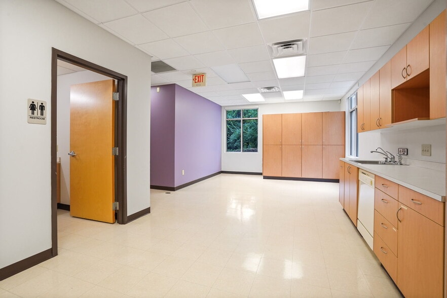 More Photos Of 5156 Blazer Pky, Dublin Medical For Lease