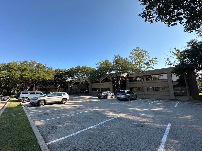 More Photos Of 375 Municipal Dr, Richardson Office For Sale