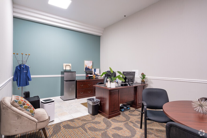 More Photos Of 10000 Emmett F Lowry Expy, Texas City Unknown For Lease