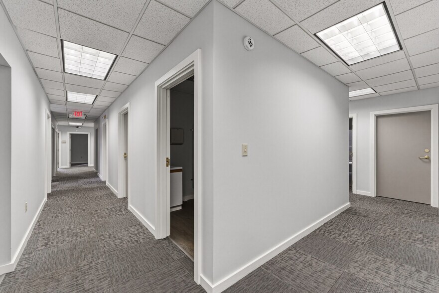 More Photos Of 2641 Oakstone Dr, Columbus Office For Lease