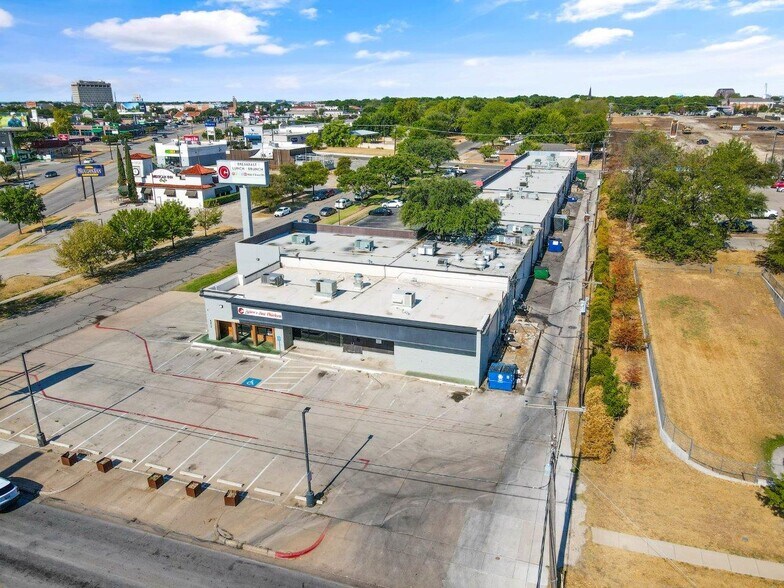 More Photos Of 5700-5730 Locke Ave, Fort Worth Unknown For Lease