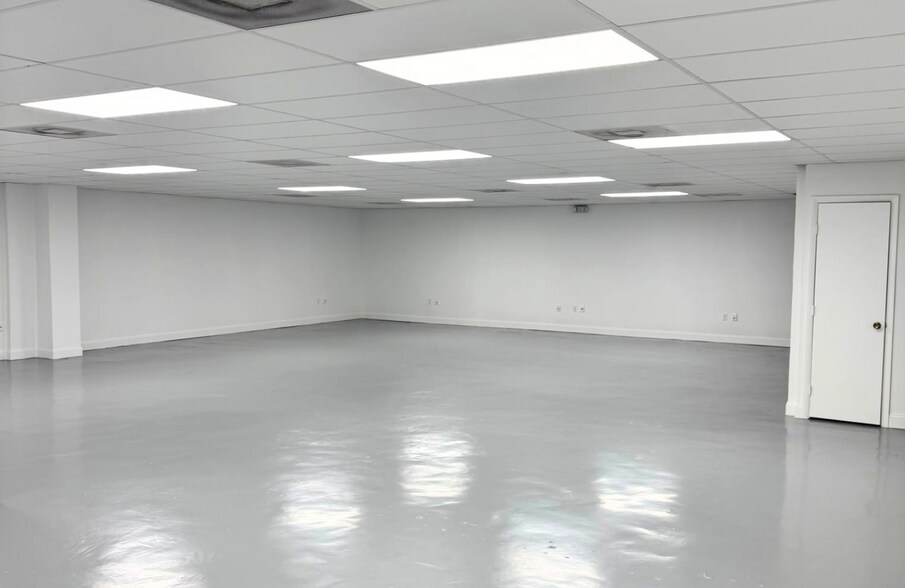 More Photos Of 7460-7580 NW 82nd St, Medley Warehouse For Lease