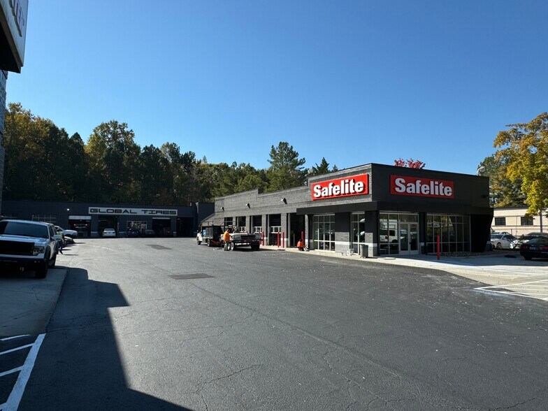 More Photos Of 621 Indian Trail Rd NW, Lilburn General Retail For Sale