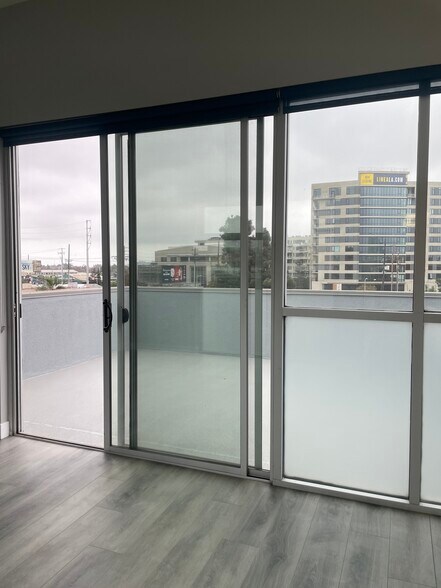 More Photos Of 2332 Cotner Ave, Los Angeles Loft Creative Space For Lease