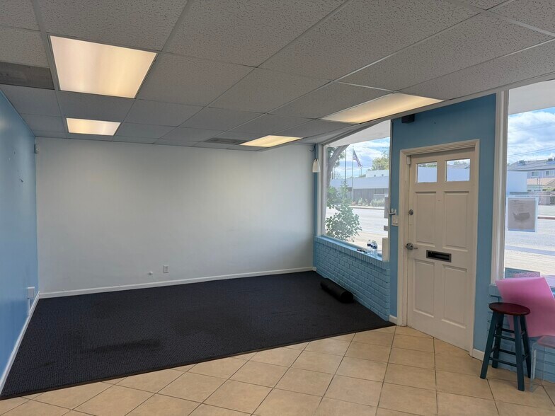 More Photos Of 1104 W Magnolia Blvd, Burbank Storefront For Sale