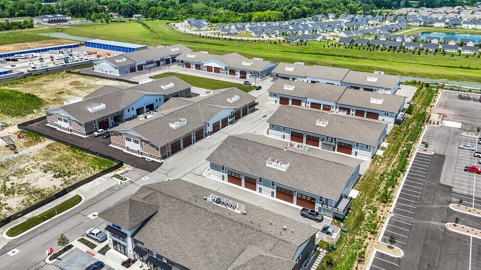 More Photos Of 17725 Motor District Cir, Carmel Showroom For Sale