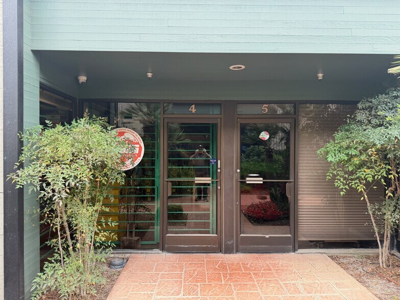 More Photos Of 4848 Colt St, Ventura Manufacturing For Sale