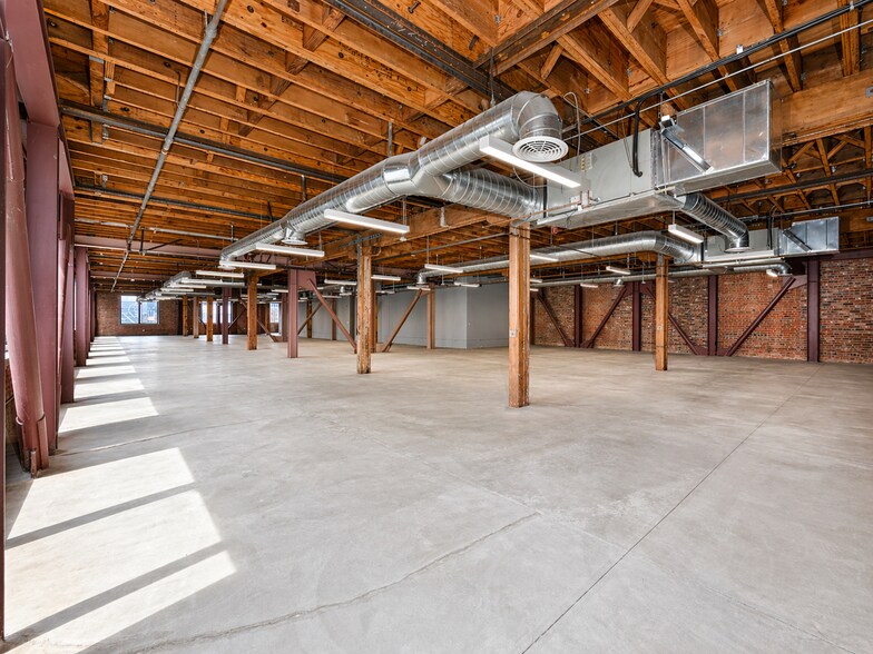 More Photos Of 440 Seaton St, Los Angeles Loft Creative Space For Sale