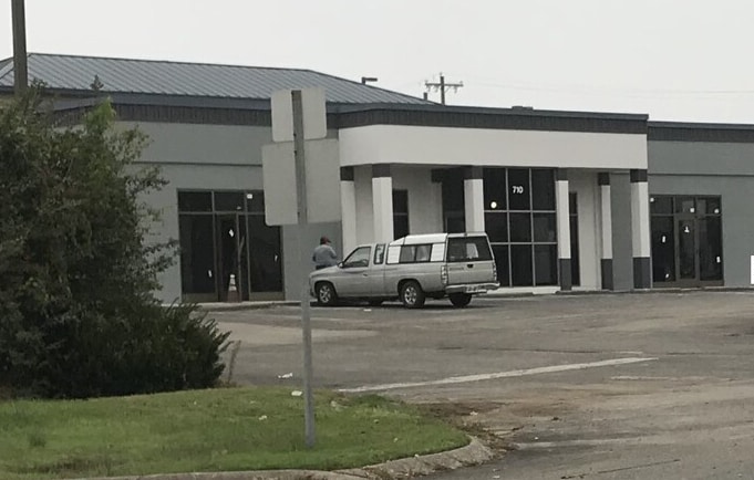 More Photos Of 710 Nashville Pike, Gallatin Storefront Retail Office For Lease