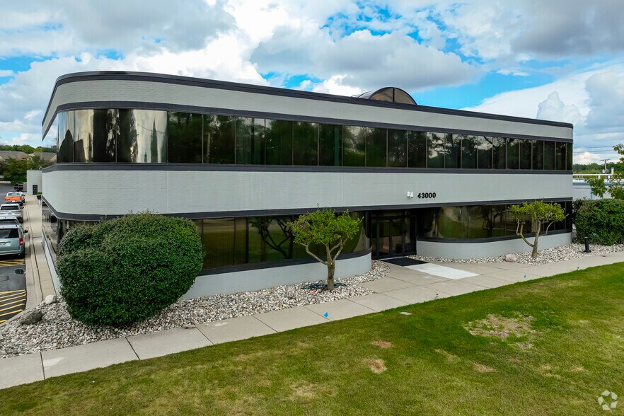 More Photos Of 43000 W 9 Mile Rd, Novi Warehouse For Lease