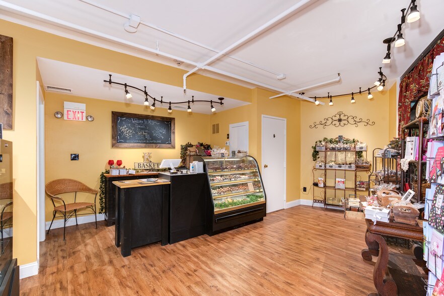 More Photos Of 112 Main St, Putnam Storefront Retail Office For Lease