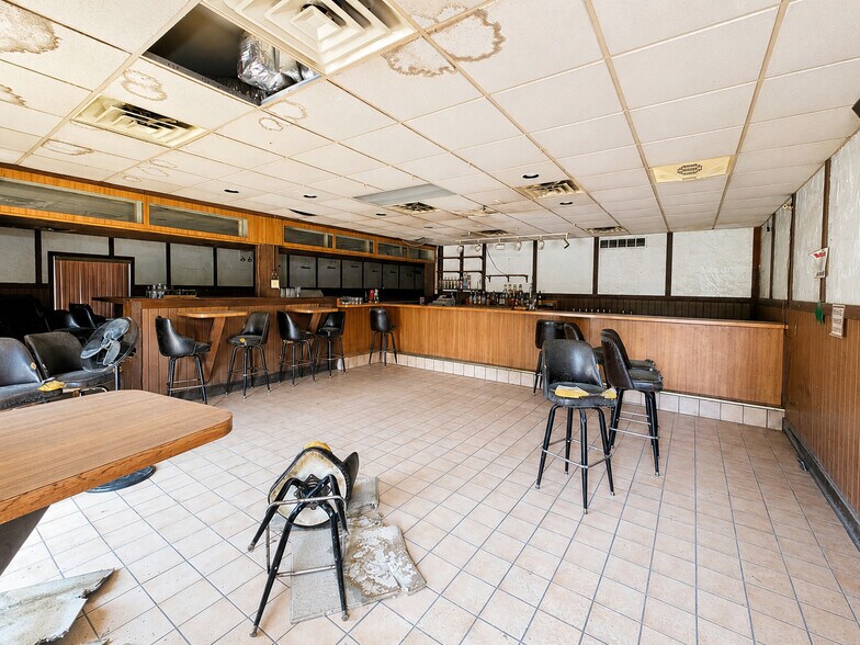 More Photos Of 3356 147th st, Midlothian Restaurant For Sale