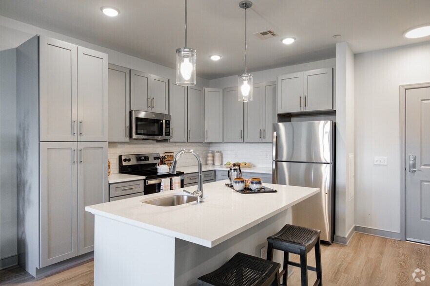 More Photos Of Union Ave @ Hawkins Ave, Ronkonkoma Unknown For Lease