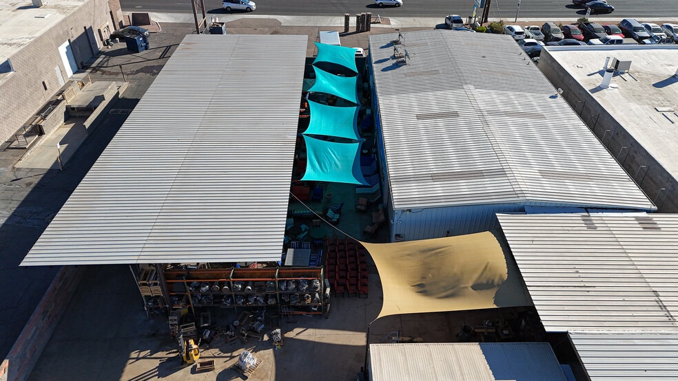 More Photos Of 236 S Alma School Rd, Mesa Showroom For Sale