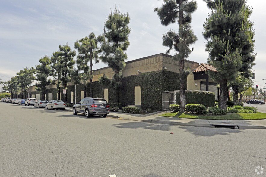 More Photos Of 14001-14005 Ramona Blvd, Baldwin Park Storefront For Lease