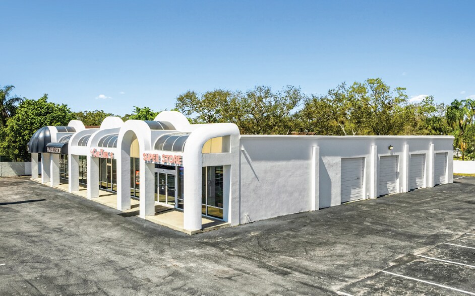 More Photos Of 1110 E Bay Dr, Largo Storefront Retail Office For Lease
