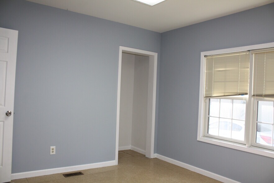 More Photos Of 80 E Main St, Port Jervis Flex For Sale