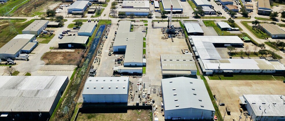 More Photos Of 11330 Brittmoore Park Dr, Houston Warehouse For Lease