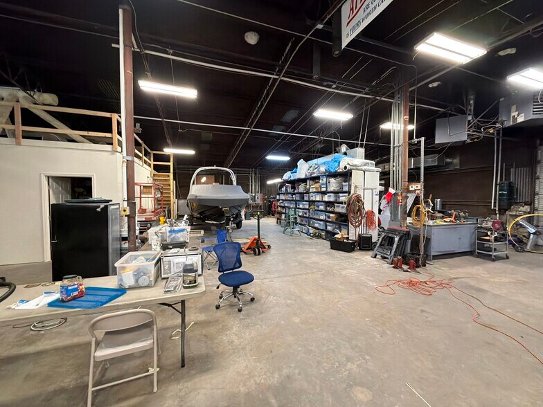 More Photos Of 7900 Doyle Springs Rd, Little Rock Warehouse For Sale