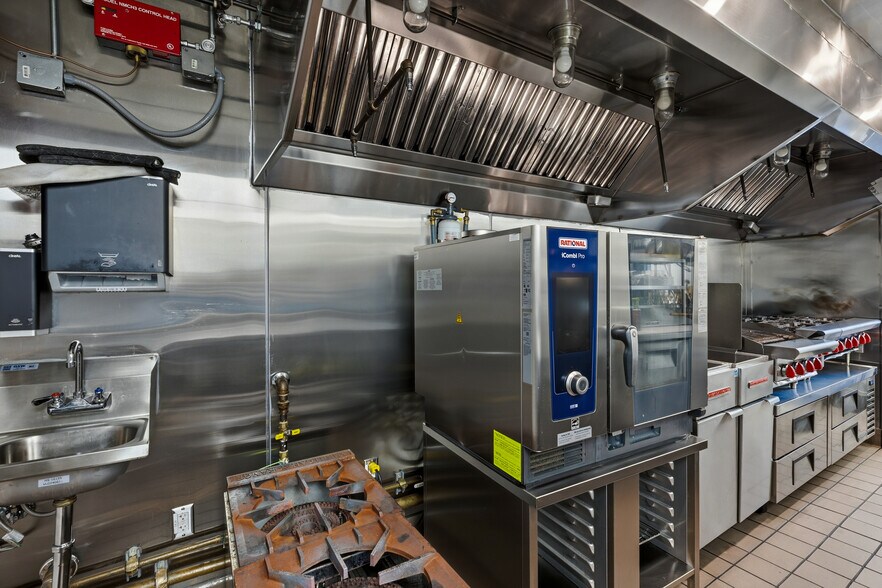 More Photos Of 3055 Harding St, Carlsbad Restaurant For Sale