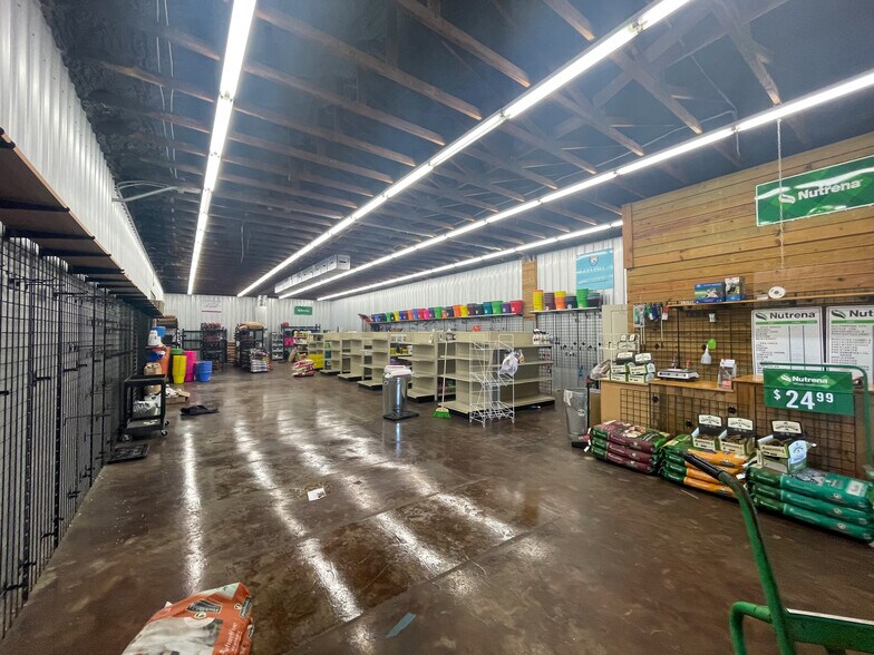 More Photos Of 4342 Knights Station Rd, Lakeland Warehouse For Sale