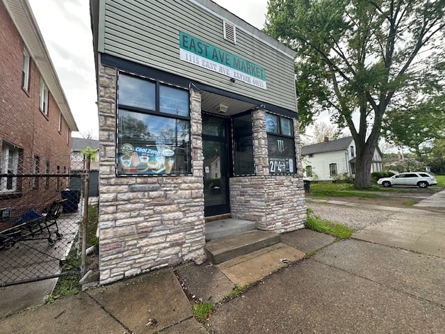 More Photos Of 1115 East Ave, Elyria Storefront Retail Residential For Sale