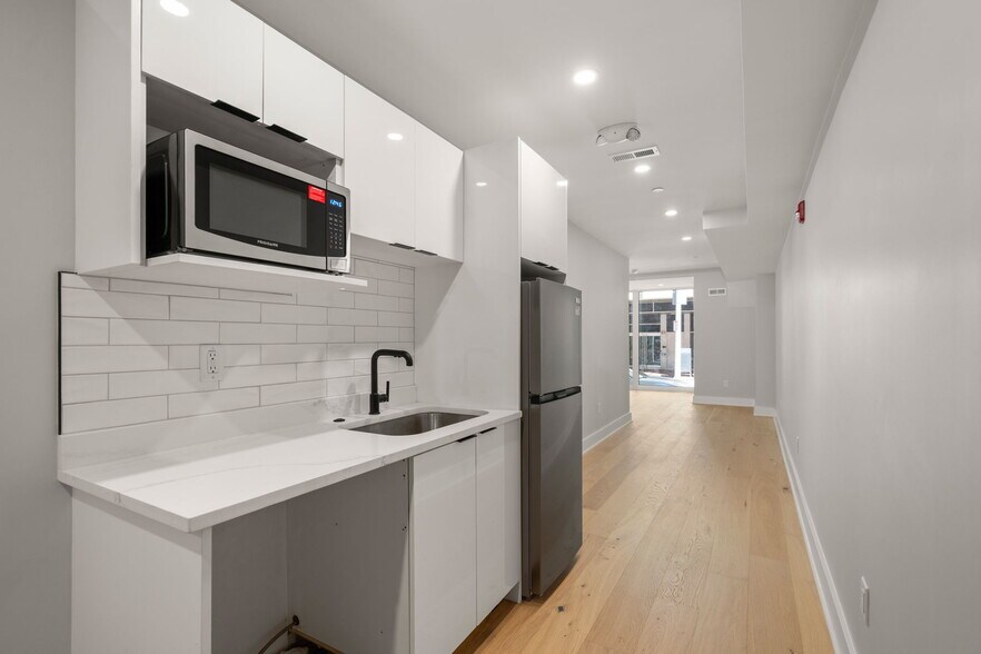 More Photos Of 228-230 Friend St, Boston Storefront Retail Office For Sale