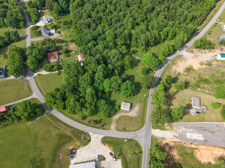 More Photos Of 2815 TN-49 Hwy, Charlotte Auto Repair For Sale