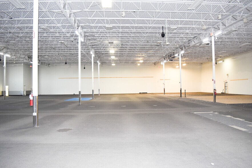 More Photos Of 5916 W Loop 289, Lubbock Freestanding For Lease