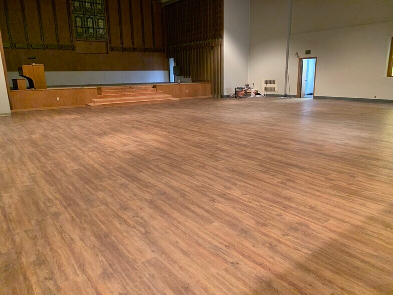 More Photos Of 515 E Yakima Ave, Yakima General Retail For Sale