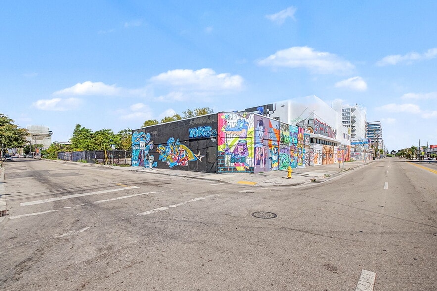 More Photos Of 2500 N Miami Ave, Miami Light Distribution For Sale