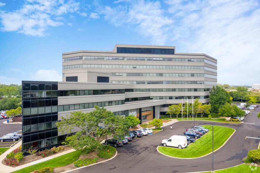 More Photos Of 400 Skokie Blvd, Northbrook Office For Lease