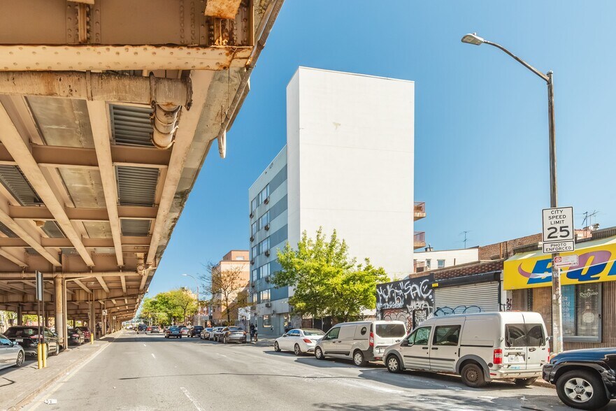 More Photos Of 518 Meeker Ave, Brooklyn Apartments For Sale