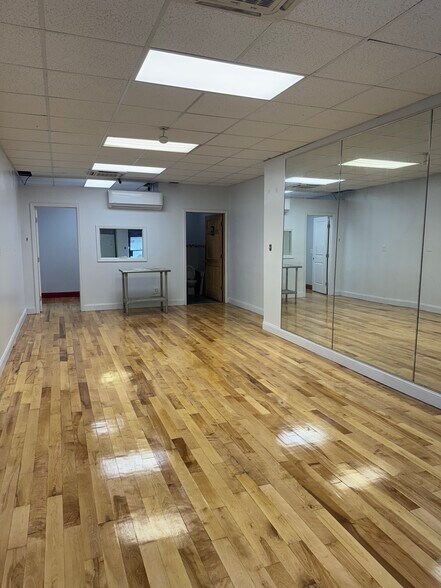 More Photos Of , Saint Albans General Retail For Sale