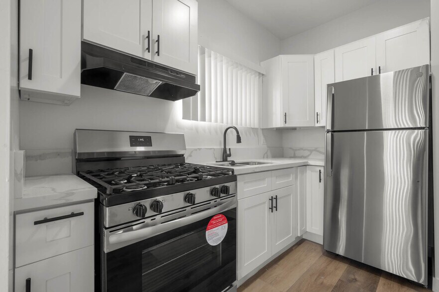 More Photos Of 4309 S Main St, Los Angeles Apartments For Sale