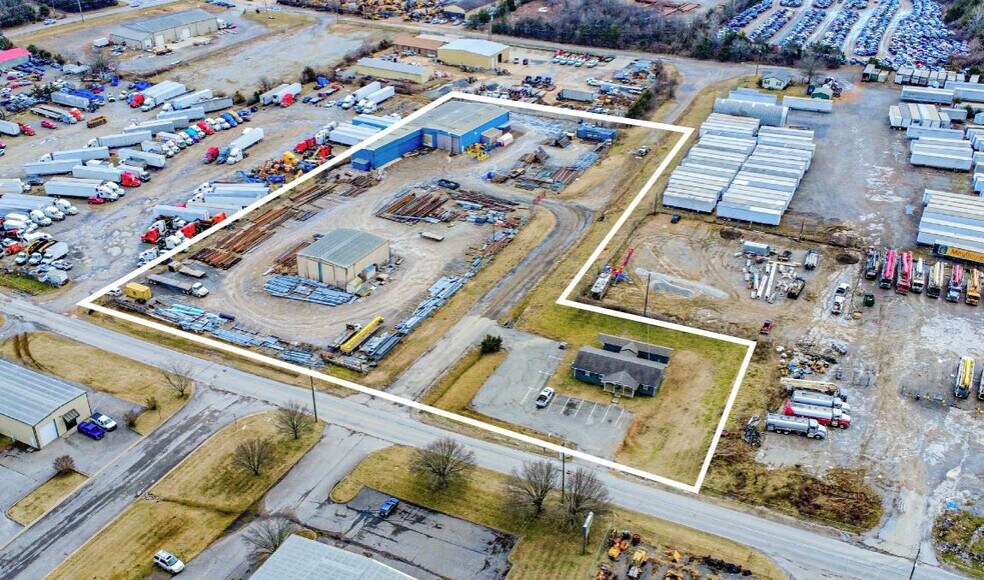 Primary Photo Of 378-382 Sandhill Rd, La Vergne Manufacturing For Lease