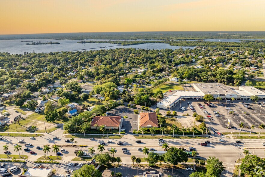 More Photos Of 4857 Palm Beach Blvd, Fort Myers Office For Lease