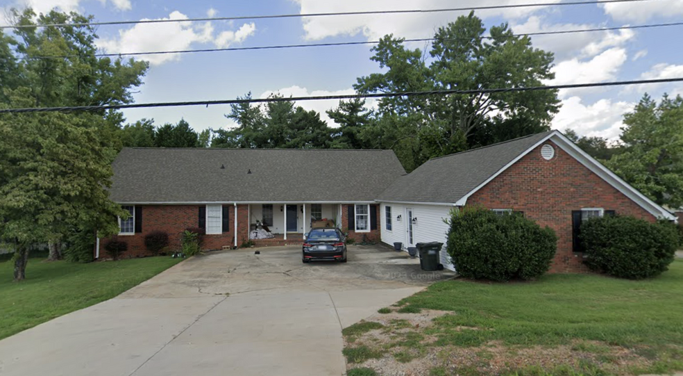 Primary Photo Of 203 Roper Mountain Road Ext, Greenville Office Residential For Sale