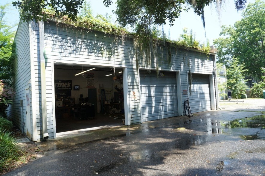 More Photos Of 1420 Ribaut Rd, Port Royal Freestanding For Lease