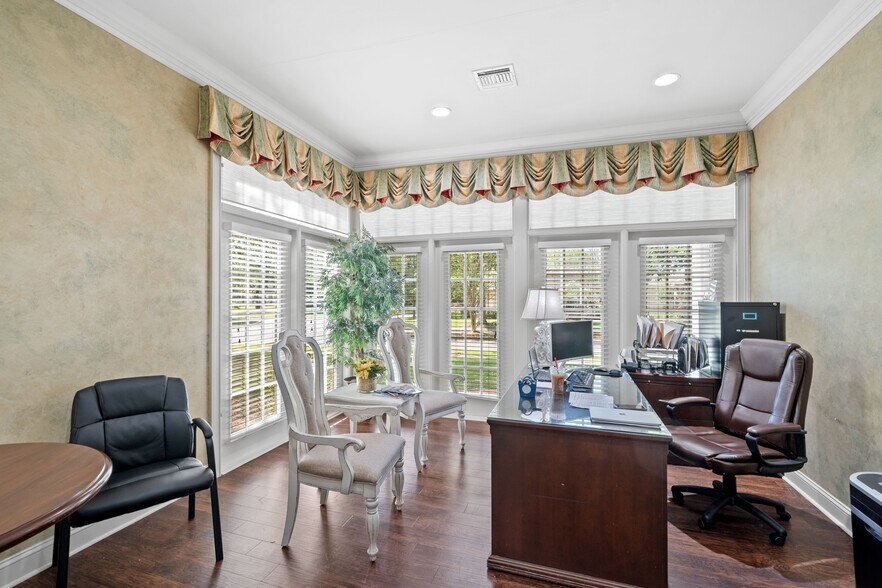 More Photos Of 10171 Papa George St, Daphne Congregate Senior Housing For Lease