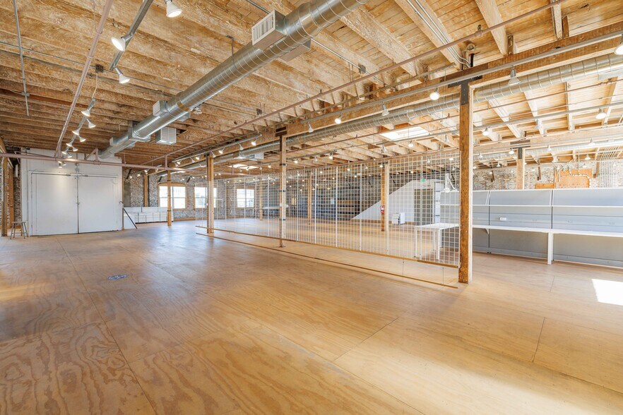 More Photos Of 421-427 Colyton St, Los Angeles Manufacturing For Sale