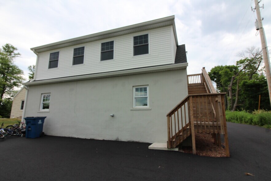 More Photos Of 1058 State 12 Rd, Frenchtown Office For Lease