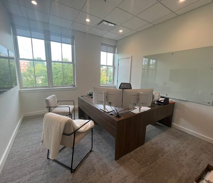 More Photos Of 100 10th St, Charlottesville Office For Sale